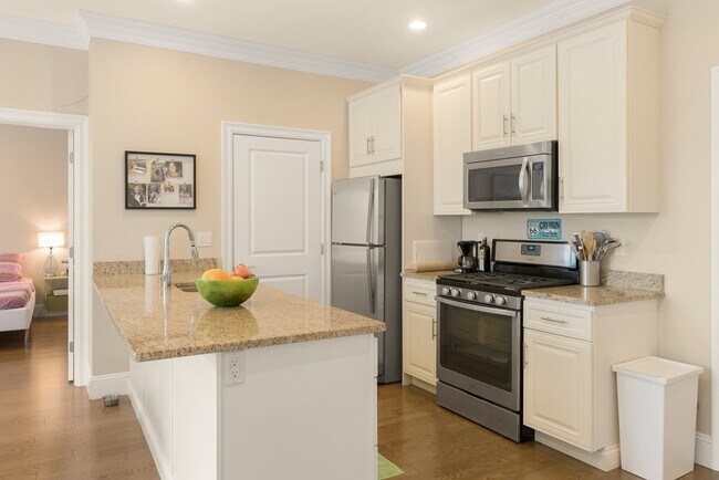 20 Englewood Ave unit 104, Brookline, MA 02445 - photo 3