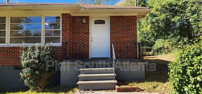 5573 Cypress Dr, Forest Park, GA 30297 - photo 2