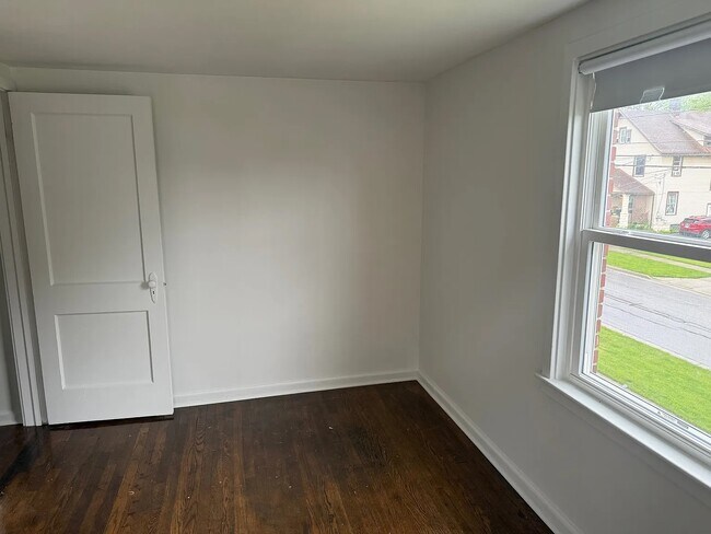 430 Oak St unit 430 Oak St. Upstairs, Marion, OH 43302 - photo 6