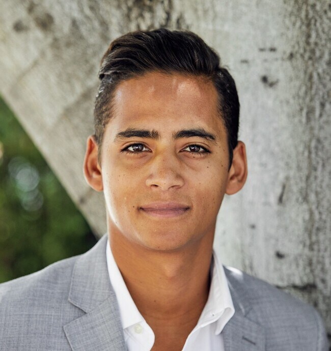 Agent Photo