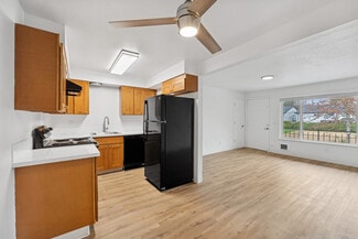 2435 SW Ecole Ave, Beaverton, OR 97005