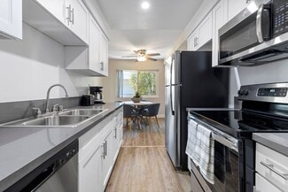 5633 Topanga Canyon Blvd, Woodland Hills, CA 91367