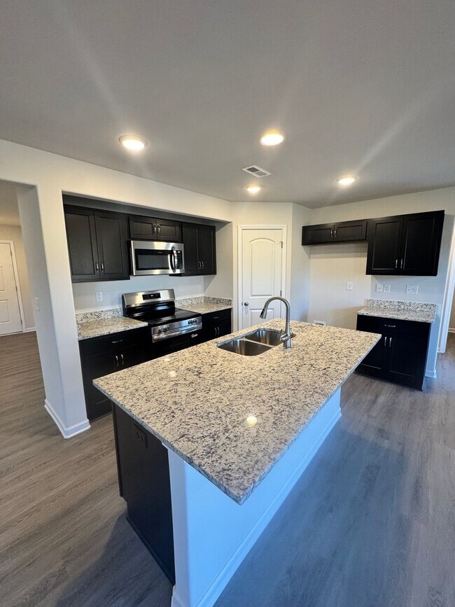 914 W Sumter St, Shelby, NC 28150 - photo 3