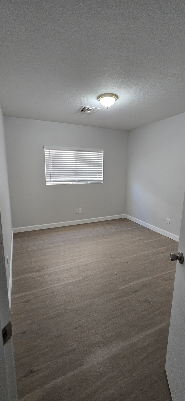 11602 W Charter Oak Rd, El Mirage, AZ 85335 - photo 7