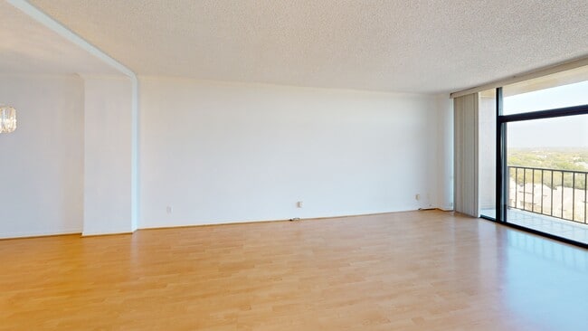 The Bonaventure unit 824, Dallas, TX 75248 - photo 2