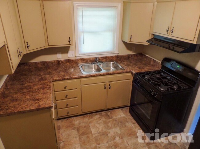 1679 Cardinal Rd, Jonesboro, GA 30238 - photo 3