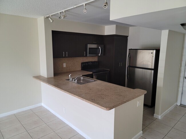 3730 N Pine Island Rd unit 249, Sunrise, FL 33351 - photo 4