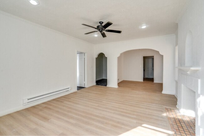 2828 S Moreland Blvd unit 3, Cleveland, OH 44120 - photo 2