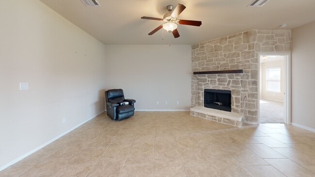 3914 Kellys Falls Ln, Katy, TX 77494 - photo 3
