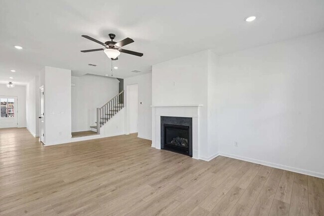 5445 Hargrove Way, Flowery Branch, GA 30542 - photo 7