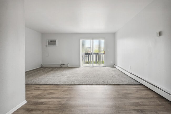 Fox Pointe Apartments, Pontiac, MI 48341 - photo 7