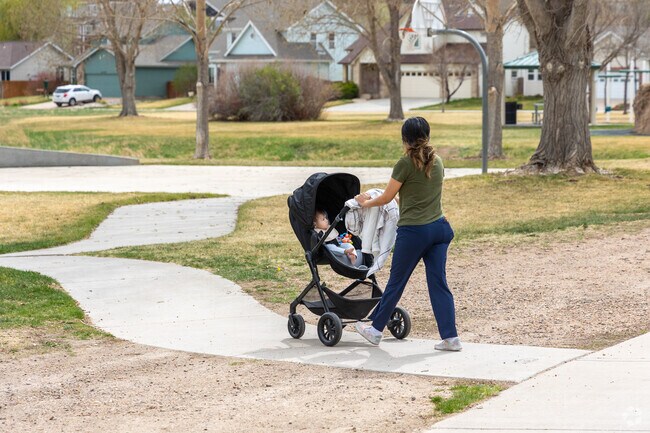 Paved trails interconnect the Waterglen neighborhood.