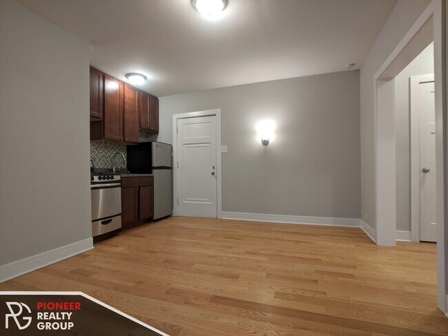 4542 N Damen Ave unit 4546-413, Chicago, IL 60625 - photo 4