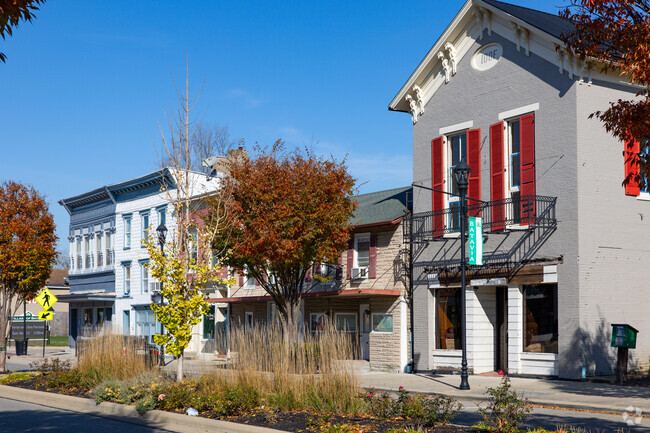 You will see colorful front buildings on the main street in Batavia neighborhood.