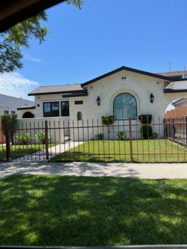 Modernized 4-Unit Apartment Bldg