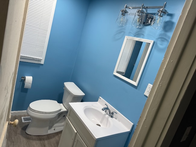 629 Willard St unit 639 willard st lower, Toledo, OH 43605 - photo 3