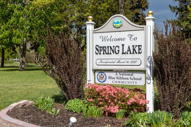 Nicknamed the “Jewel Of The Jersey Shore,” Spring Lake is known for its uncluttered, sandy beach and quaint downtown boutiques.