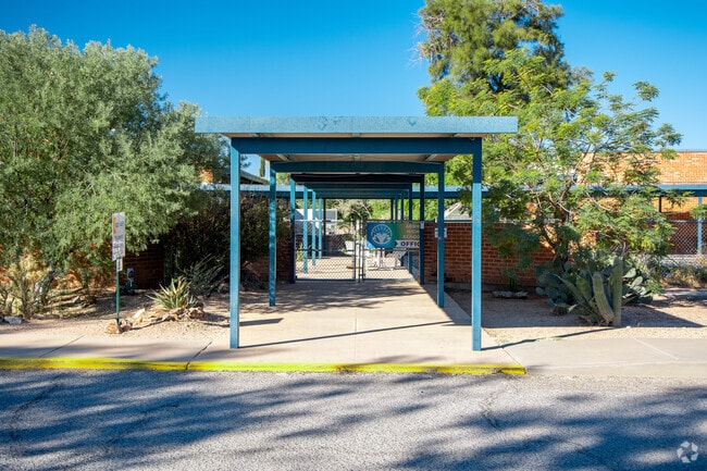 Sky Islands High School is an arts and science charter school in Colonia Del Valle.