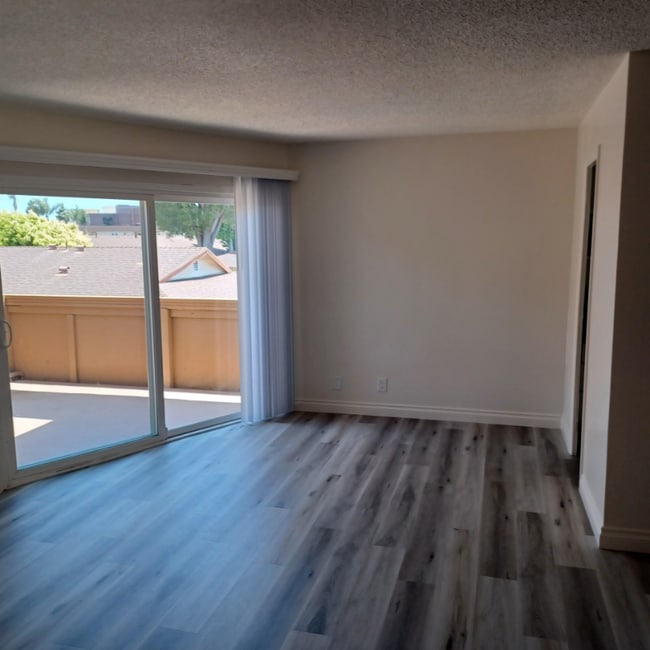 4901 Heil Ave unit D-50, Huntington Beach, CA 92649 - photo 2