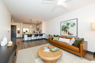 425 W Trade St, Charlotte, NC 28202