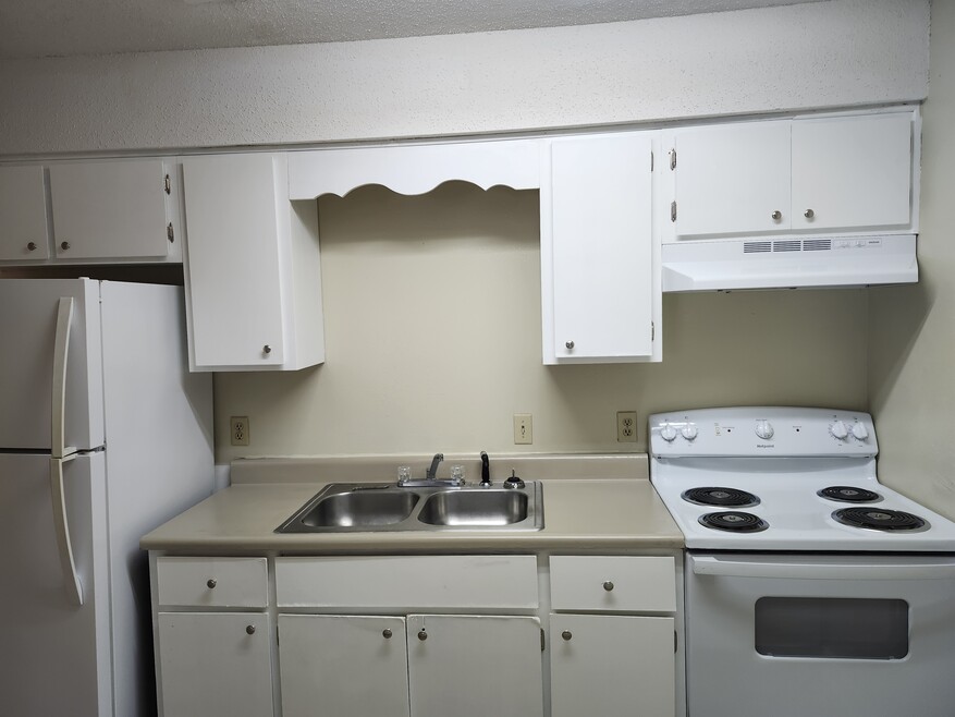 31 6th St, Shalimar, FL 32579 - photo 1