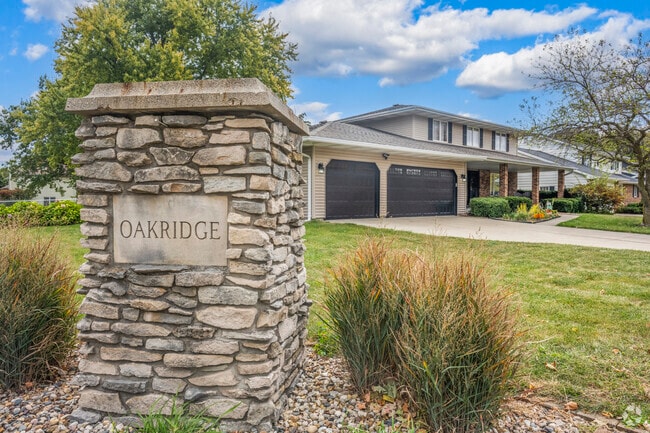 Oakridge features single-family homes with well-kept yards and exclusive amenities.