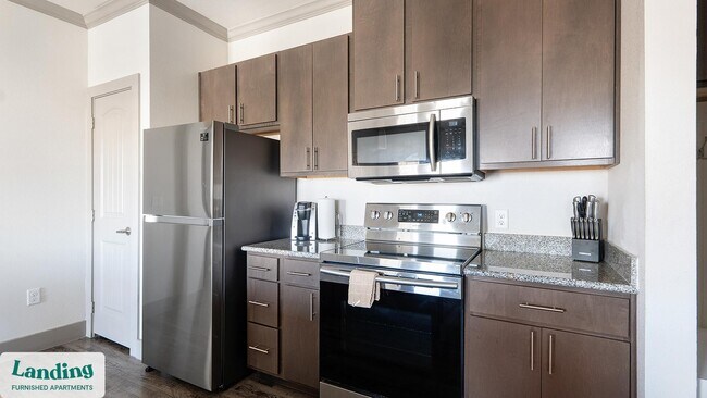 12500 Shadowglen Trace unit 8307, Manor, TX 78653 - photo 6