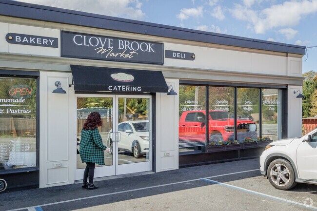 Clove Brook Market draws locals for sandwiches and European-style baked goods.