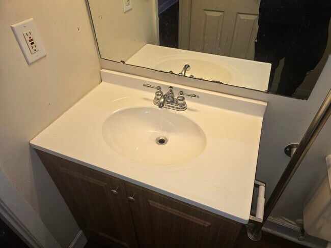 209 Vineland Dr unit 209 Vineland drive, Fayetteville, NC 28306 - photo 4