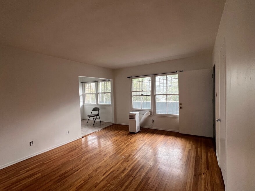 873 N Hoover St unit 873 1-2, Los Angeles, CA 90029 - photo 1