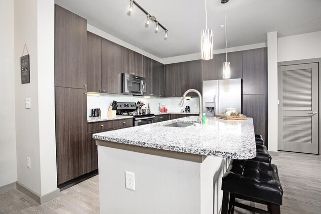 1905 Canterbury St unit ID1359159P, Houston, TX 77030 - photo 2