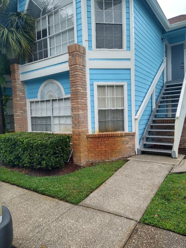 2727 N Poinciana Blvd unit Somerset Villas, Kissimmee, FL 34746 - photo 2