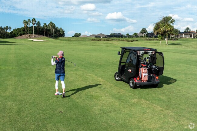 Village of Amelia residents hit the links at Havana Country Club's champion level course.