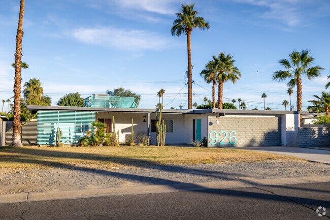 Midcentury Modern ranch homes are found in Demuth Park.