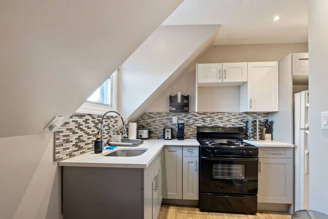 61 Washington Terrace unit ID1357414P, East Orange, NJ 07017 - photo 6