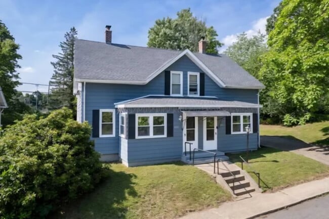 4044 Pine St unit 4044 Pine Street, Thorndike, MA 01079 - photo 2