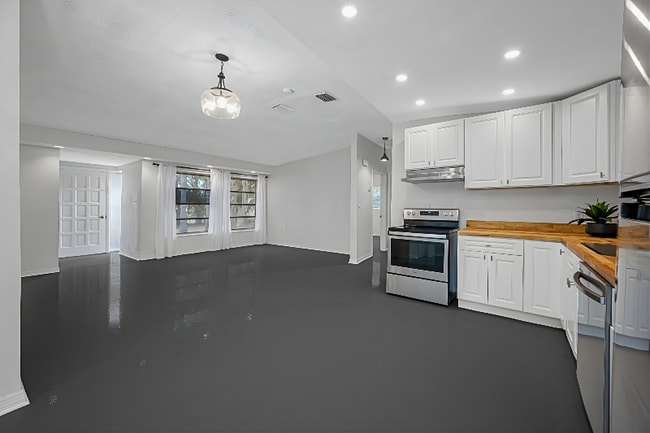 1815 Apache Trail, Clearwater, FL 33755 - photo 5