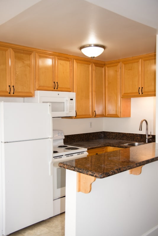 540 Avenue C unit F2, Redondo Beach, CA 90277 - photo 3