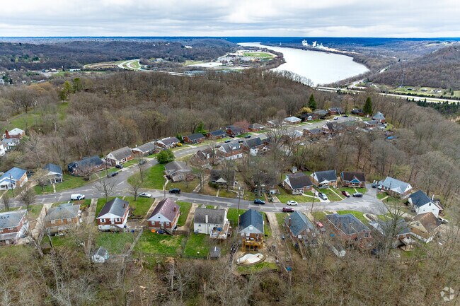 The median single family home in Fort Thomas is $355,000.