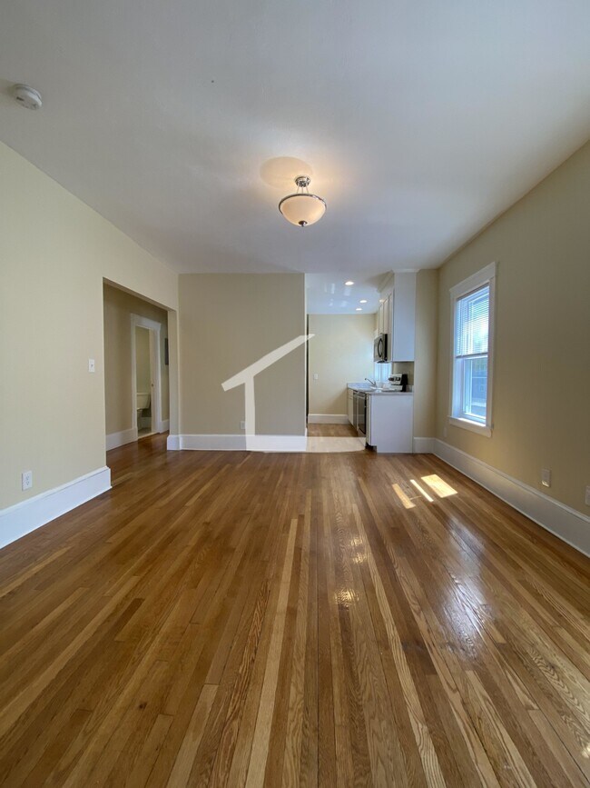 303 Tappan St unit 4, Brookline, MA 02445 - photo 6