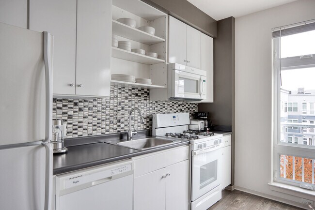 445 Artisan Way unit FL2-ID5571A, Somerville, MA 02145 - photo 6