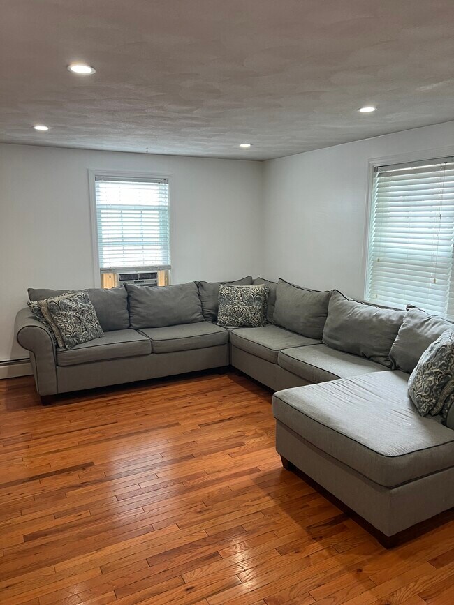 64 Sterling St unit 64 Sterling St. Pawt, Pawtucket, RI 02860 - photo 6