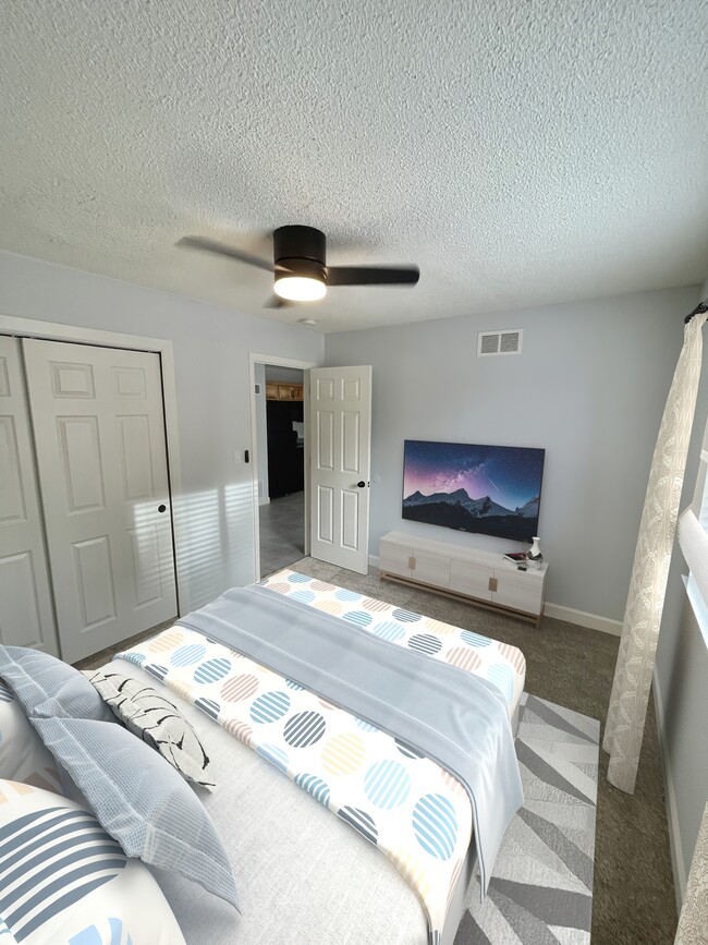 BG - SUMMIT VIEW APARTMENTS, Colorado Springs, CO 80909 - photo 5