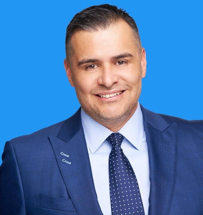 Eliseo Cisneros