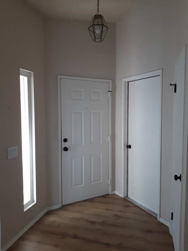 39651 Knollridge Dr, Temecula, CA 92591 - photo 6