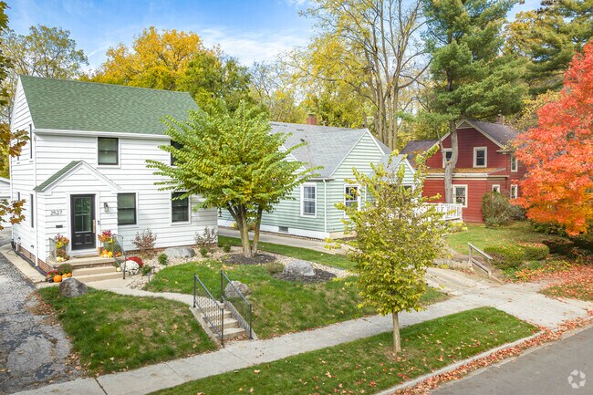 Homes in Brookview Civic reflect the styles of the early 20th century.