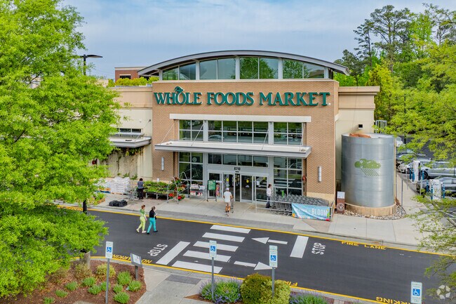 Whole Foods brings ample healthy grocery options to Stonebridge residents.
