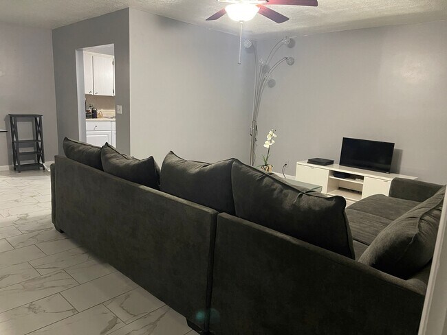 2200 Springdale Blvd unit 3140, Palm Springs, FL 33461 - photo 2