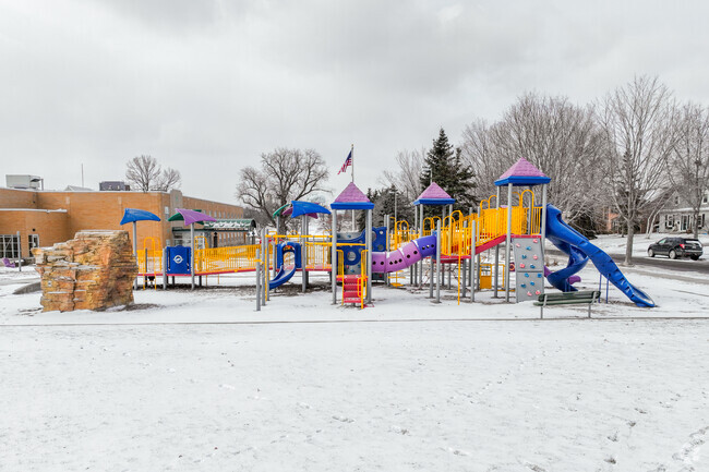 Talmud Torah of St. Paul Day School serves students from Elementary to High School.