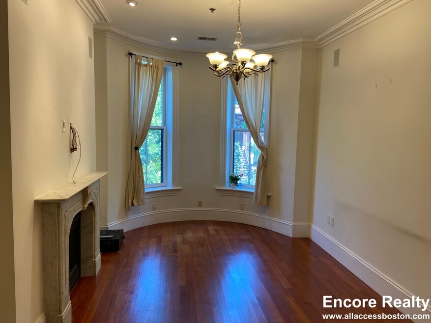 34 Greenwich Park unit 34 Greenwich Park, Boston, MA 02118 - photo 1